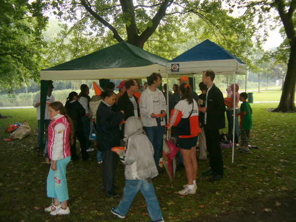 Past precies, allemaal onder de tent