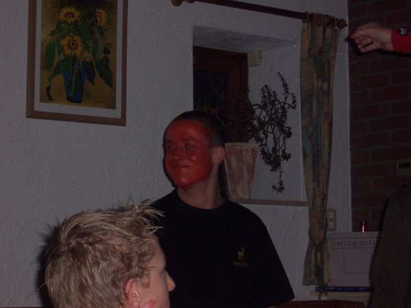 Dennis moet er van blozen