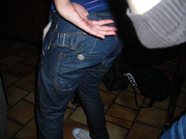Lastig, zo'n broek die afzakt