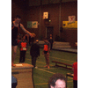 Robin en Iwan praten met de wedstrijdleiding