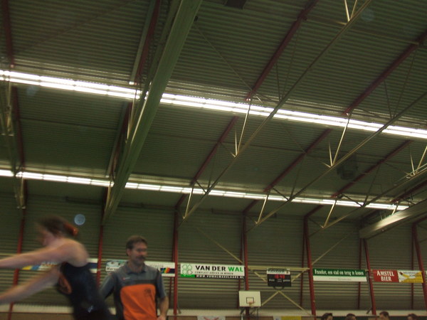 Mirre bijna uit beeld