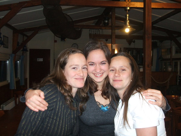 Olga en Mirre en Carla