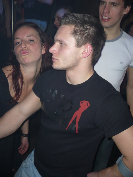 Rudy is cool met kruk