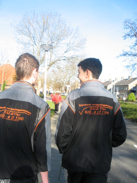 Dylan en Timo zien een incognito Michael Jackson lopen