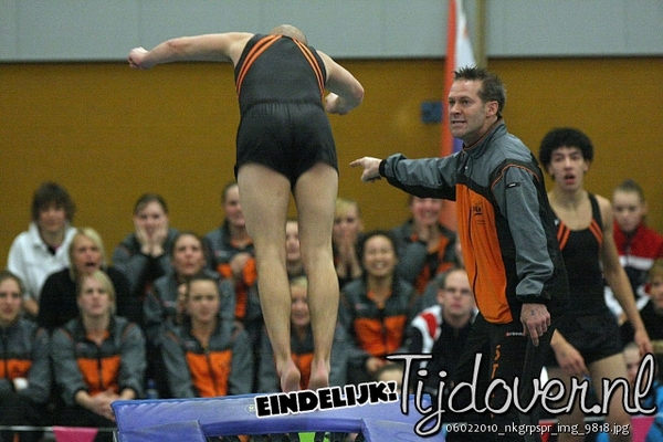 Meester Robin geeft Nigel nog een laatste aanwijzing