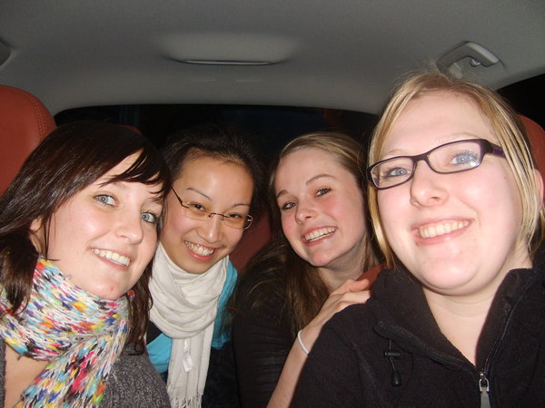 Eliza en Hunnie en Nicky en Daisy