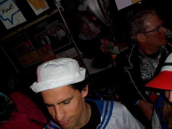 Bert bekijkt Carnaval aan de binnenkant van z'n ogen
