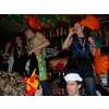 Ook Wouter danst inmiddels op de bar