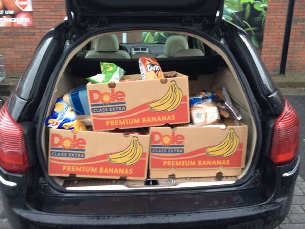 Een auto vol met boodschappen