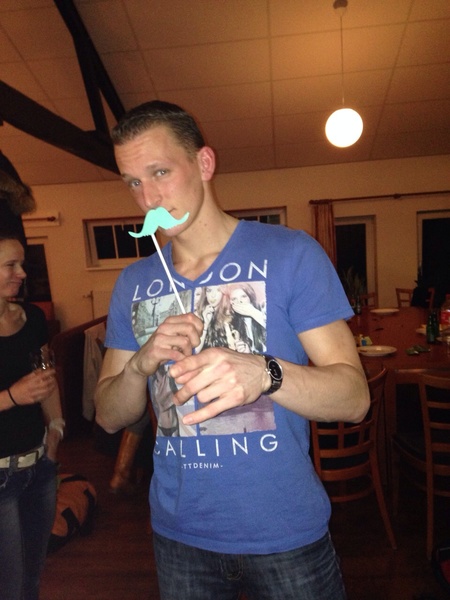 Wouter is echt heel blij met z'n snor