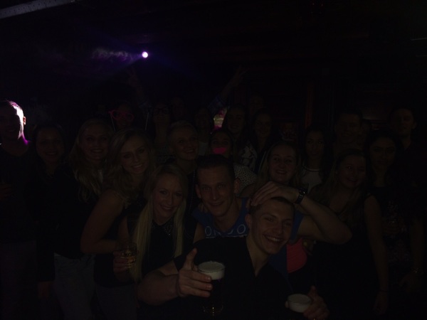 En af en toe was het ook heel donker
