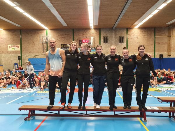 Scott neemt heel veel ruimte in