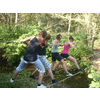 Yvanka, Deborah, Eliza en Marion op de pinguinloopdingestouwbrug