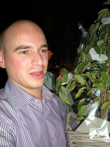 Nigel krijgt een plant