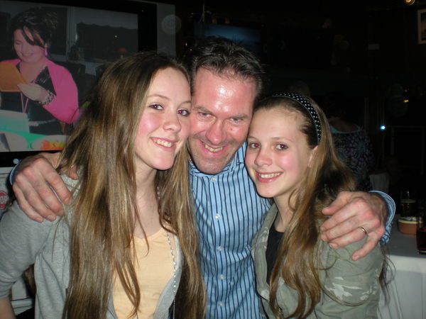 Jaimy, Mylène en Meester Robin kijken wie de breedste lach heeft