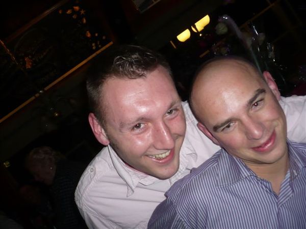 Nigel staat op bijna alle foto's
