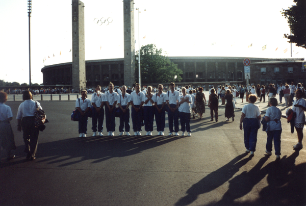 Poseren voor het Olympisch stadion