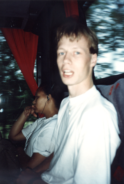 Ergens in de bus