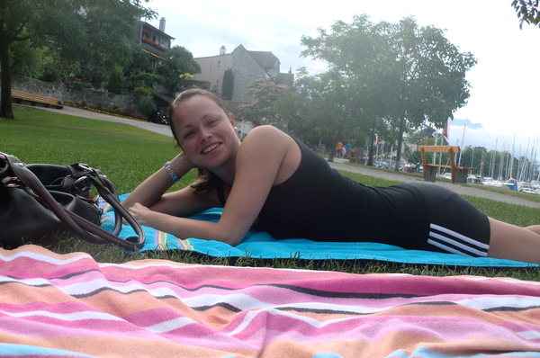 Chantal lag al in de zon