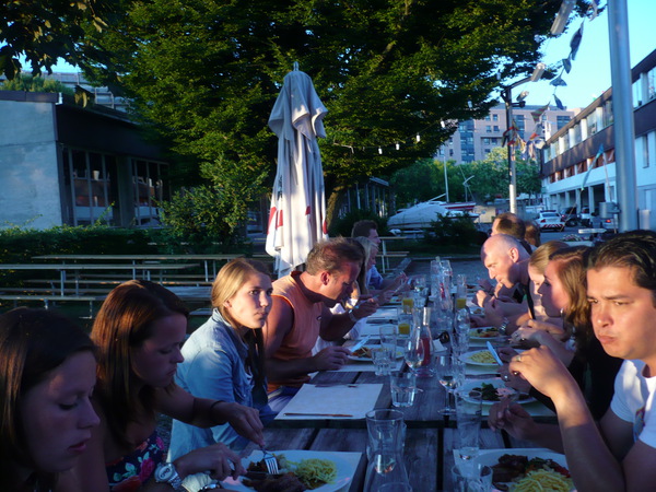 Iedereen kreeg op tijd z'n eten van de strakke bediening
