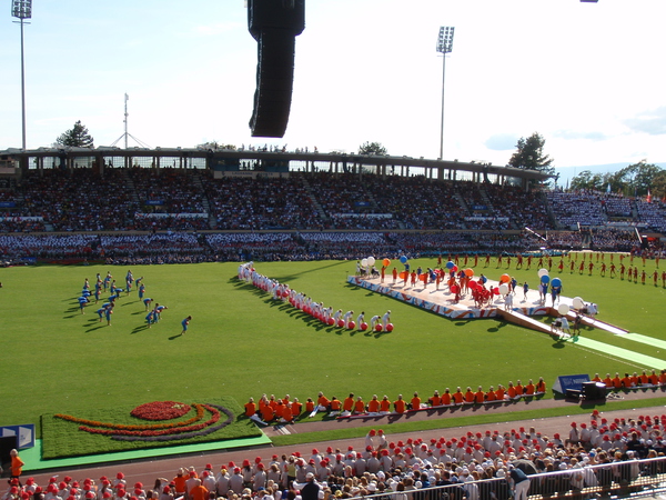 Openingsshow met skippyballen