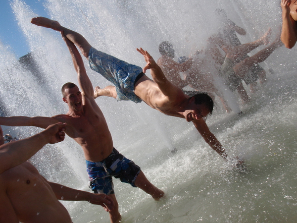 Handstand (of is het een radslag?)