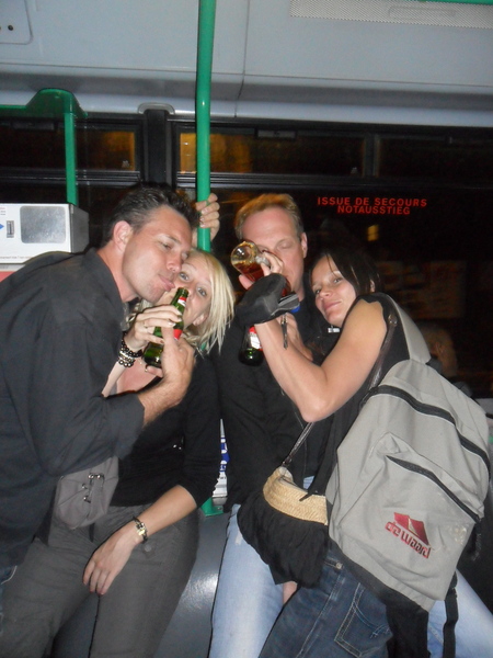 Wat schommelt zo'n bus toch