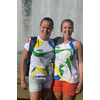 Chantal en José laten hun vers geruilde shirts zien