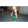Eline met haar strakke groene broek