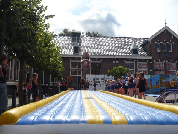 Chantal maakt een salto