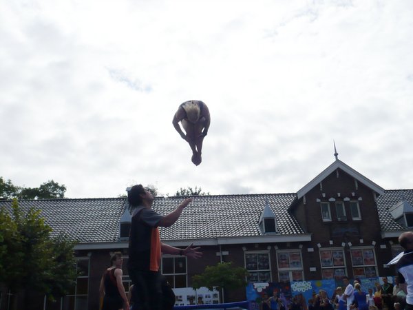 En ook Kim doet dubbel