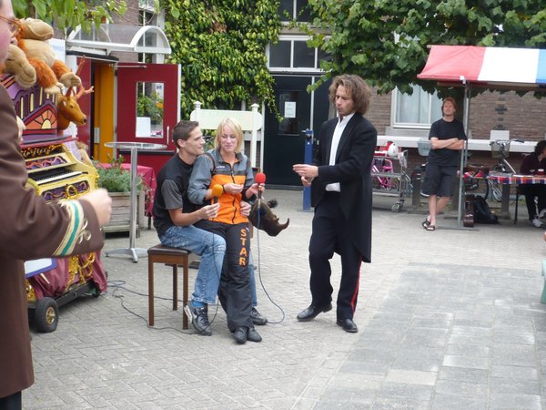 Dan wil Kim natuurlijk ook meezingen