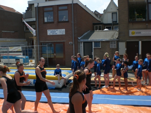 Publiek achter de ramen