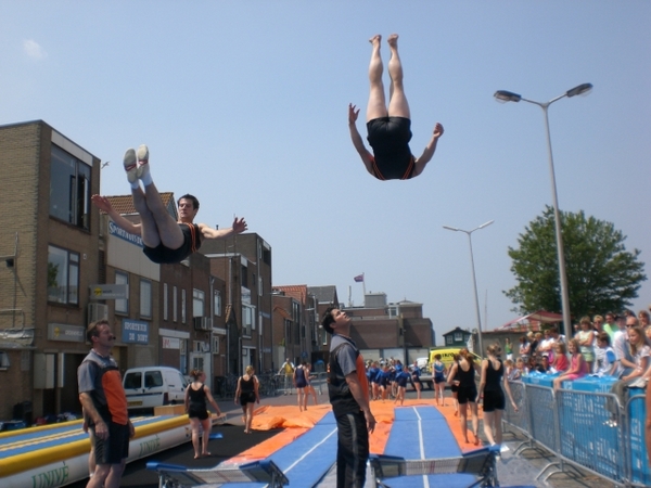 Dennis springt alweer te hoog