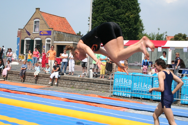 Johan loopt heel zachtjes weer terug