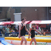 Zelfs het teruglopen gaat synchroon