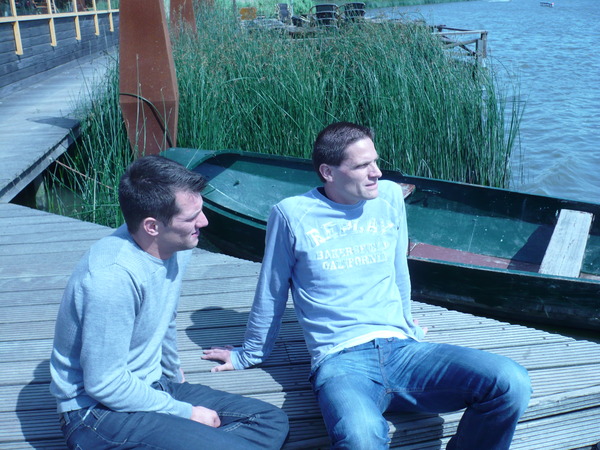 Bart en Maurice genieten nog steeds van het zonnetje
