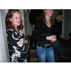 Natasja en Olga hebben allebei een binnenpretje