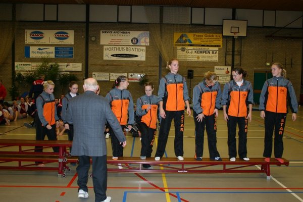 Natasja staat fier rechtop