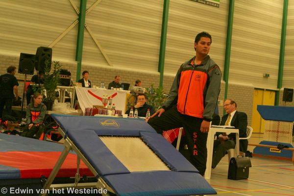 Meester Iwan wacht op wat komen gaat