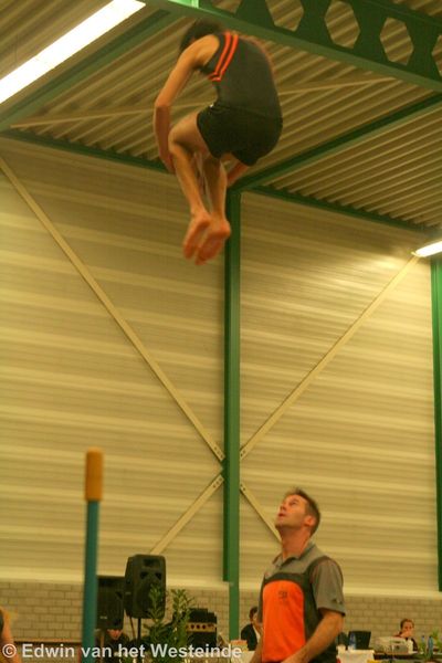 Timo springt wat hoger dan de rest