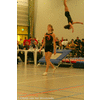Ivana loopt al terug terwijl Carla nog springt
