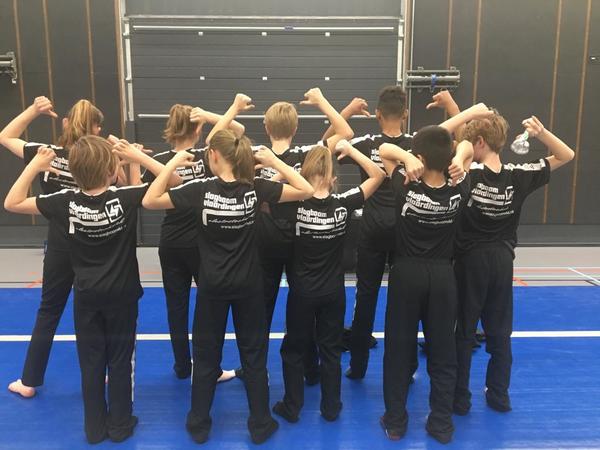 Mix Junior laten hun nieuwe shirts zien