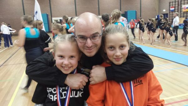 Yaella (van Nigel) was 3e op Tramp, achter Faye