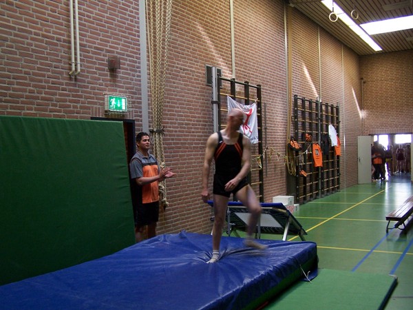 Paul krijgt applaus van Meester Iwan