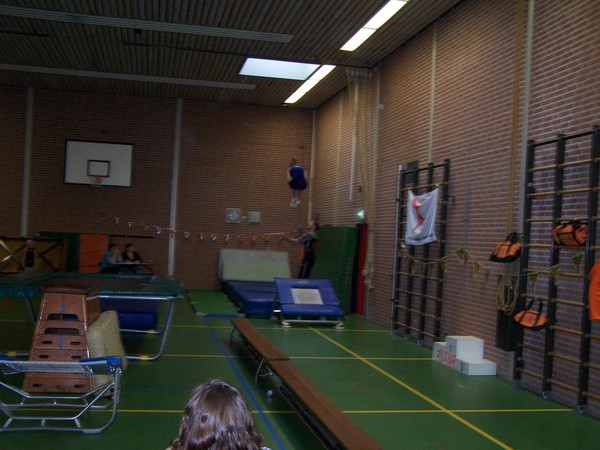 Mariët springt dubbel salto