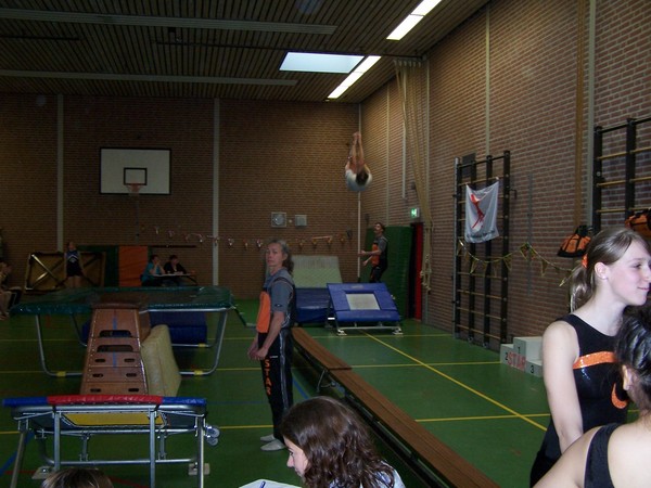 Arnold springt dubbel hoek