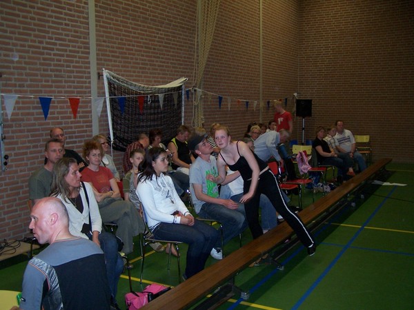 Even een aanmoediging uit het publiek halen