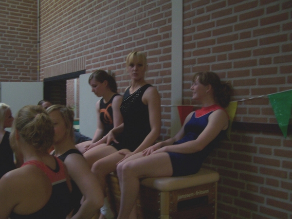 Kleine Marion kan heel netjes rechtop zitten