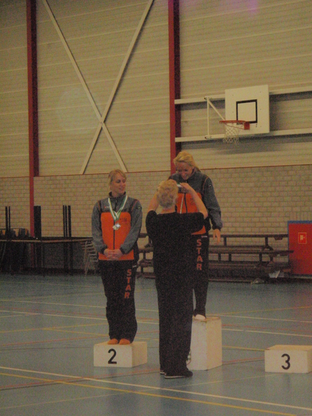 Kim zilver en Eline goud op plank Pegasus